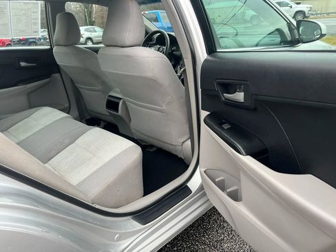 Used 2014 Toyota Camry LE image 22