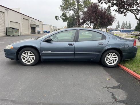 Used 2000 Dodge Intrepid image 9