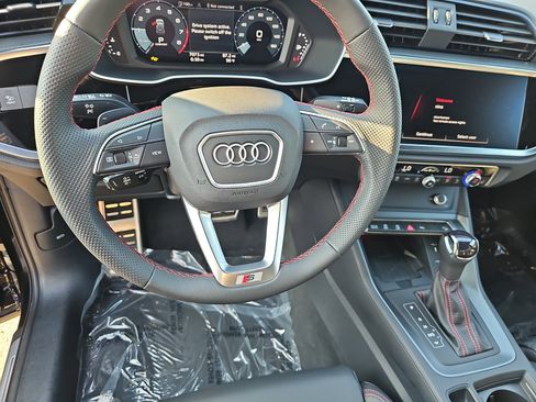 Used 2025 Audi Q3 2.0T Premium Plus w/ Premium Plus Package AWD/4WD image 18