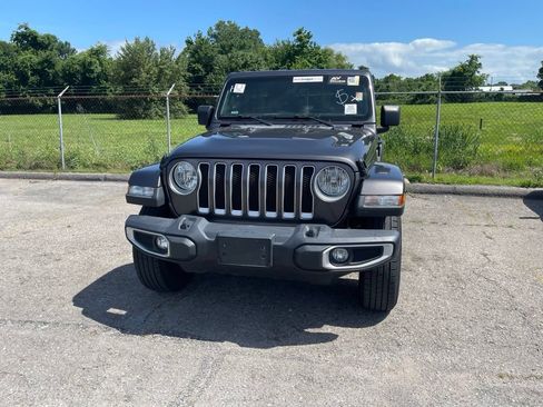 Used 2023 Jeep Wrangler Unlimited Sahara AWD/4WD image 2