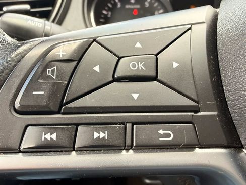 Used 2022 Nissan Rogue Sport SL image 18