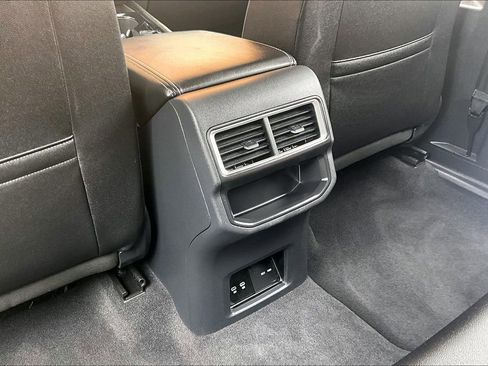 Used 2025 Volkswagen Atlas Cross Sport SE FWD image 33