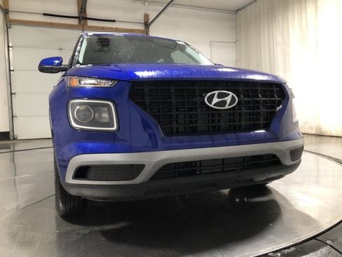 New 2026 Hyundai Venue SE image 2