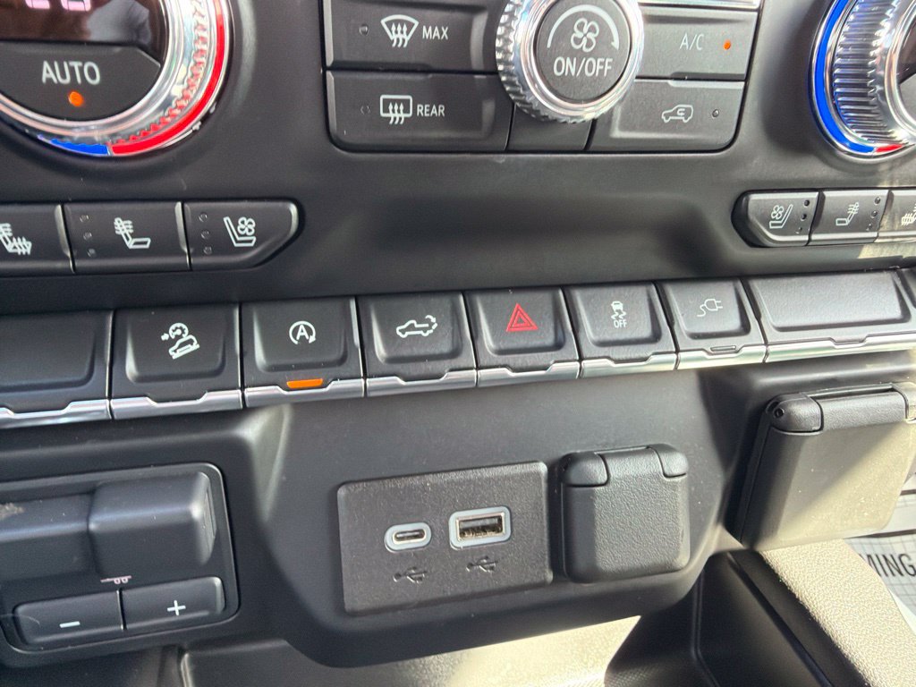 Used 2021 GMC Sierra 1500 SLT w/ SLT Premium Package AWD/4WD image 17