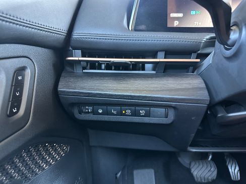 Used 2023 Nissan Ariya FWD image 17