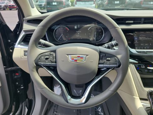 Used 2025 Cadillac XT6 Premium Luxury w/ LPO, Floor Liner Package AWD/4WD image 21