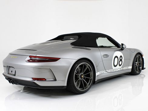 Used 2019 Porsche 911 Speedster RWD image 11