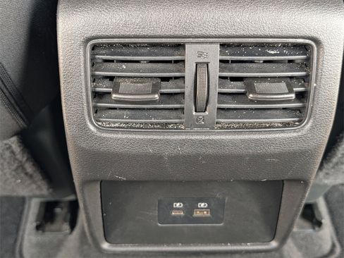 Used 2023 Nissan Rogue SV image 26