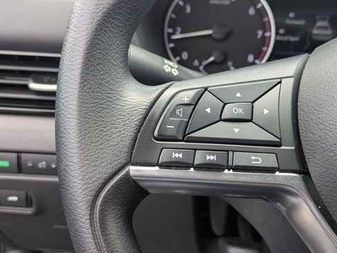 Used 2025 Nissan Sentra SV FWD image 19