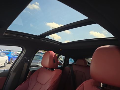 Used 2025 BMW X4 xDrive30i image 25