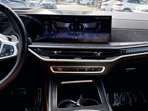 Used 2026 BMW X7 xDrive40i w/ M Sport Package AWD/4WD image 12