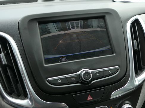 Used 2019 Chevrolet Equinox LS AWD/4WD image 20