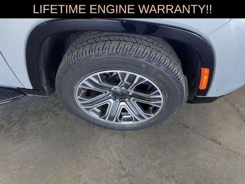 Certified 2024 Jeep Wagoneer L Series II w/ Flexible Seating Group image 11