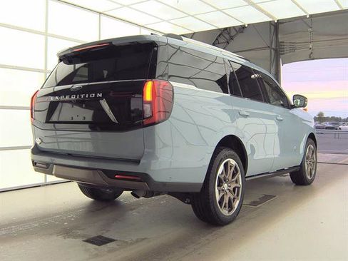 Used 2025 Ford Expedition King Ranch AWD/4WD image 4