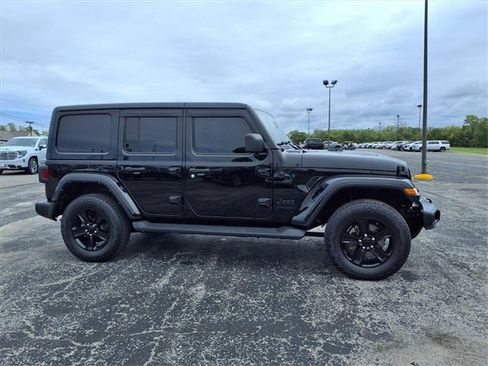 Used 2021 Jeep Wrangler Unlimited Sahara image 5