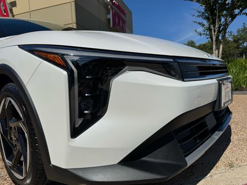 Used 2025 Kia K4 EX FWD image 2