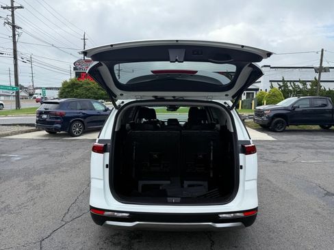 Used 2023 Kia Carnival SX FWD image 32