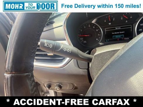 Used 2018 Chevrolet Equinox LT w/ Sun & Infotainment Package FWD image 19