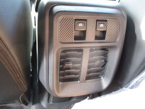 New 2025 Ford Bronco Outer Banks w/ Sasquatch Package image 16