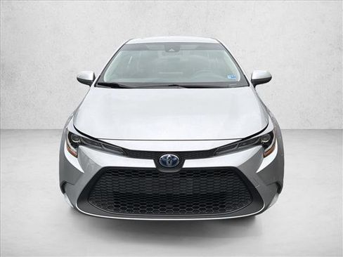 Certified 2022 Toyota Corolla LE FWD image 2