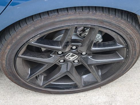Used 2025 Honda Civic Sport image 10