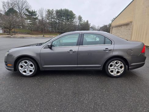 Used 2011 Ford Fusion SE image 4