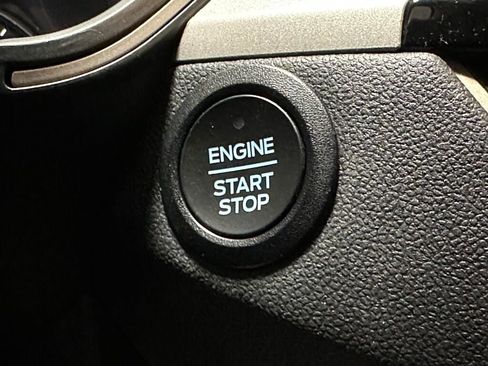 Used 2022 Ford Escape SE image 15