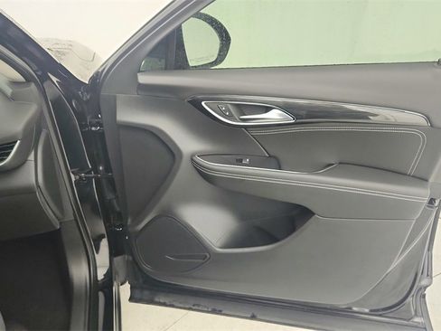 Used 2023 Buick Envision Essence w/ Sport Touring Package image 33