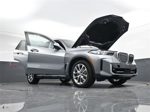 New 2026 BMW X5 xDrive50e w/ Climate Comfort Package image 37