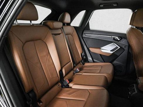 Certified 2025 Audi Q3 2.0T Premium Plus w/ Premium Plus Package image 21