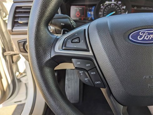 Used 2018 Ford Fusion SE w/ Fusion SE Technology Package image 31