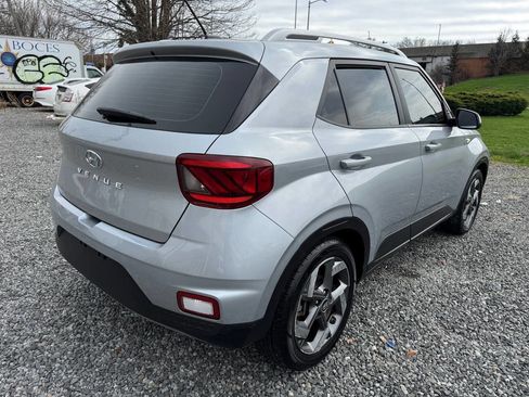 Used 2023 Hyundai Venue SEL image 5