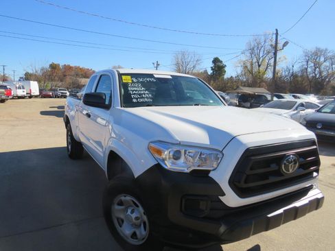 Used 2022 Toyota Tacoma SR AWD/4WD image 37