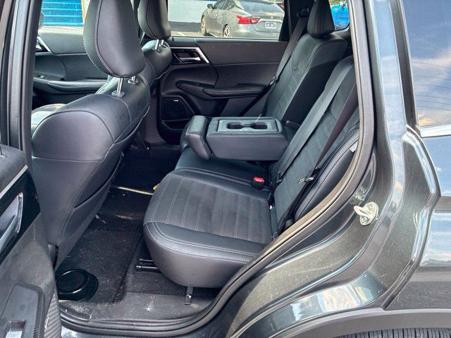Used 2025 Mitsubishi Outlander SE FWD image 64