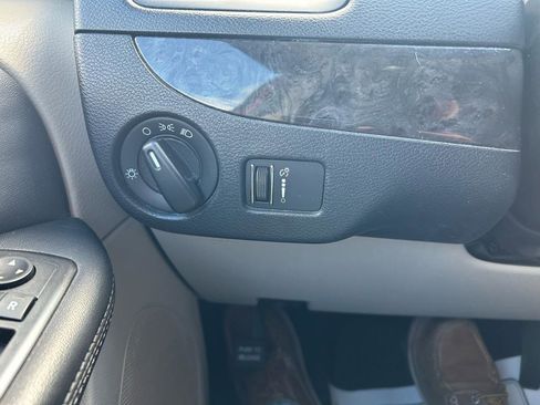 Used 2014 Dodge Grand Caravan SXT image 25