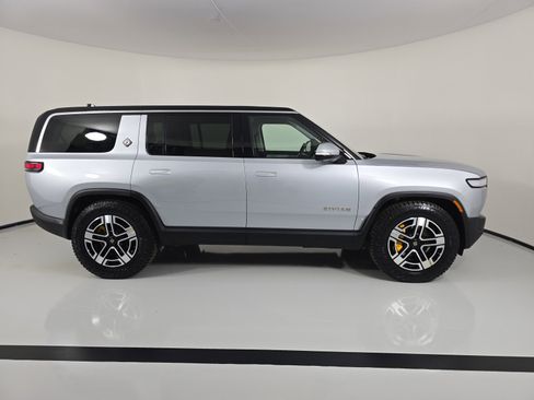 Used 2023 Rivian R1S Adventure image 6
