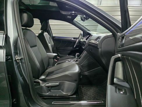 Used 2023 Volkswagen Tiguan SE R-Line image 14