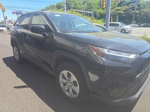 Used 2025 Toyota RAV4 LE FWD image 3