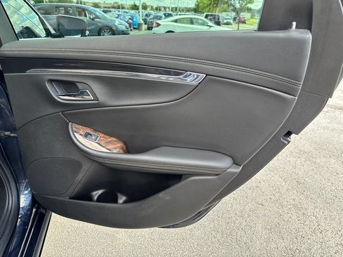 Used 2015 Chevrolet Impala LT FWD image 32
