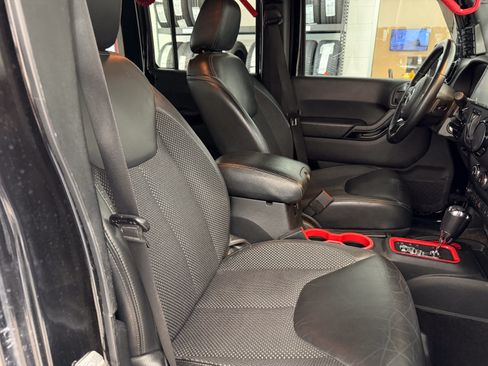 Used 2016 Jeep Wrangler Unlimited Sahara AWD/4WD image 20