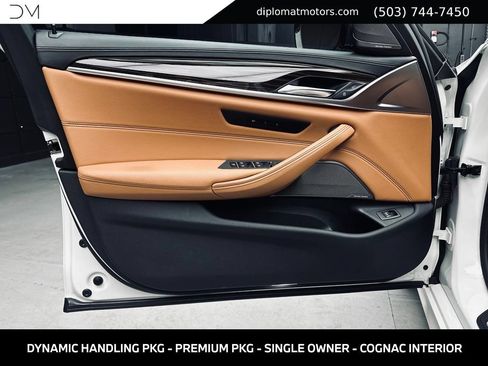 Used 2020 BMW M550i xDrive w/ Dynamic Handling Package AWD/4WD image 24