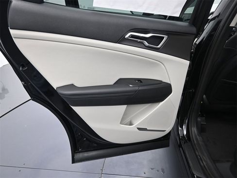 New 2026 Kia Sportage AWD Hybrid image 17