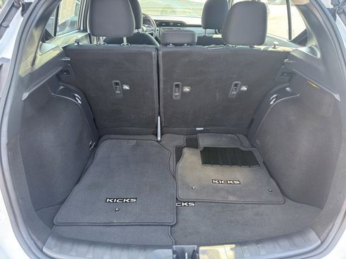 Used 2022 Nissan Kicks S image 34