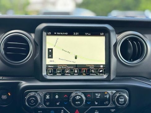 Used 2023 Jeep Wrangler Unlimited Rubicon 4xe w/ Cold Weather Group AWD/4WD image 17