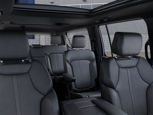 New 2025 Jeep Wagoneer L Series II image 26