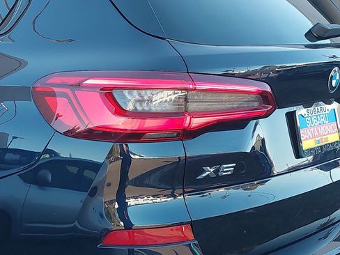 Used 2019 BMW X5 xDrive50i w/ M Sport Package image 35