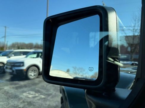 Used 2021 Jeep Wrangler Unlimited Sahara image 9