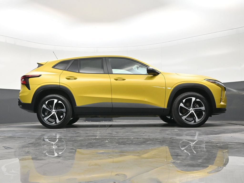 Used 2025 Chevrolet Trax RS FWD image 25