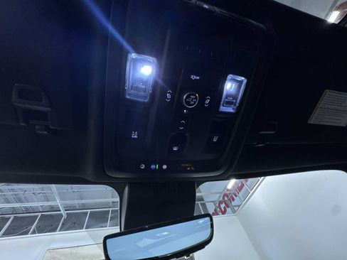 Used 2024 GMC Yukon Denali Ultimate image 33