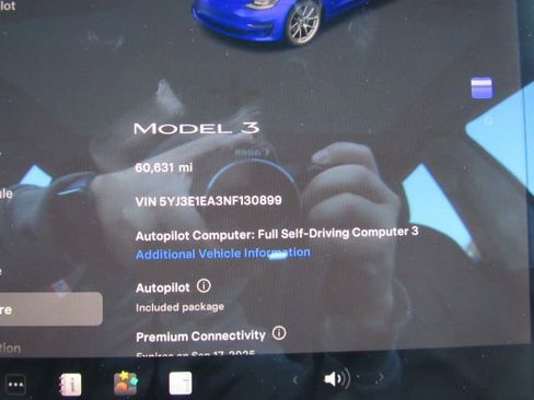 Used 2022 Tesla Model 3 Standard Range image 43